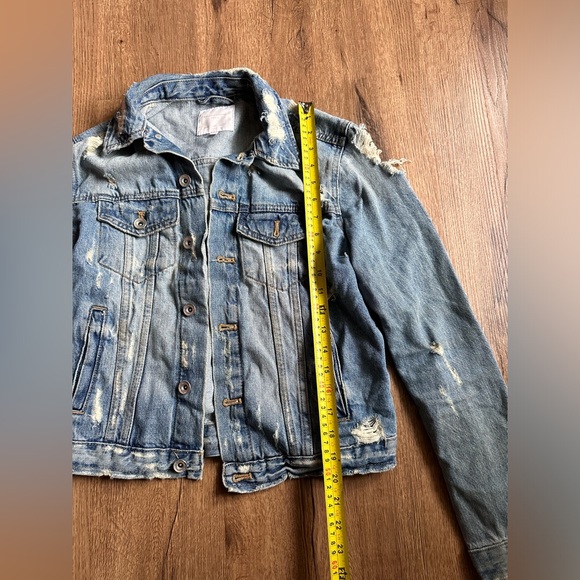ZARA Trafaluc Denim Wear Jacket Size M Jean Button Closure Distressed - Picture 3 of 5